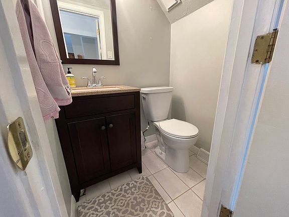 2nd image of 171 Tall Oaks Dr Unit A