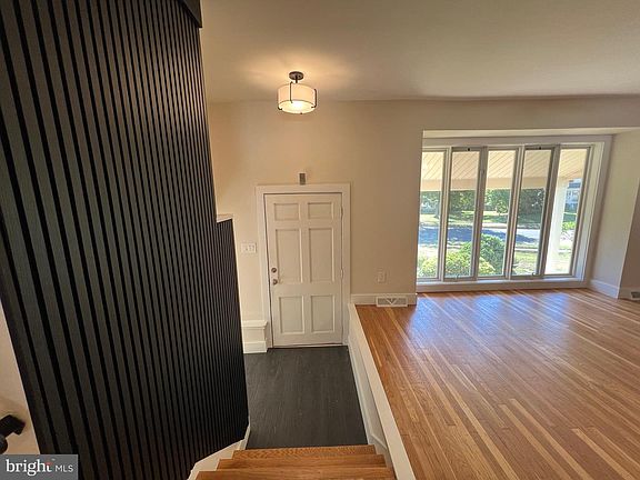 5th image of 825 Lexington Ave