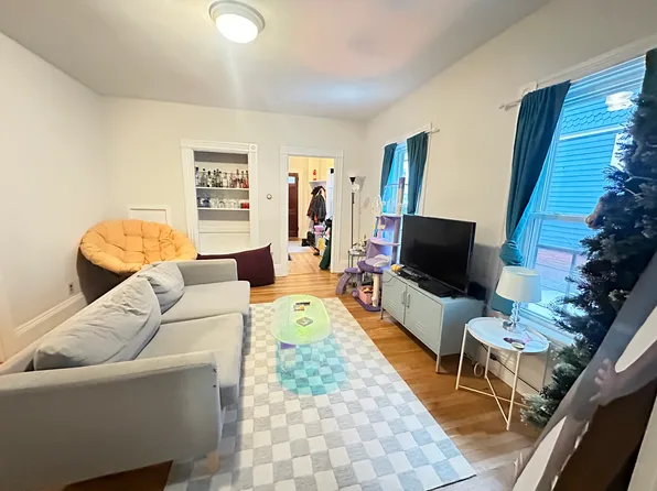 7 Arnold Ct #1, Somerville, MA 02143