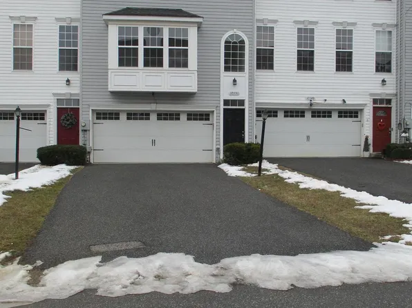 10351 Lantern Ln, Hagerstown, MD 21740