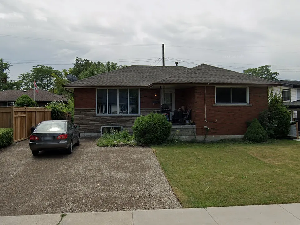46 Beaconsfield Dr