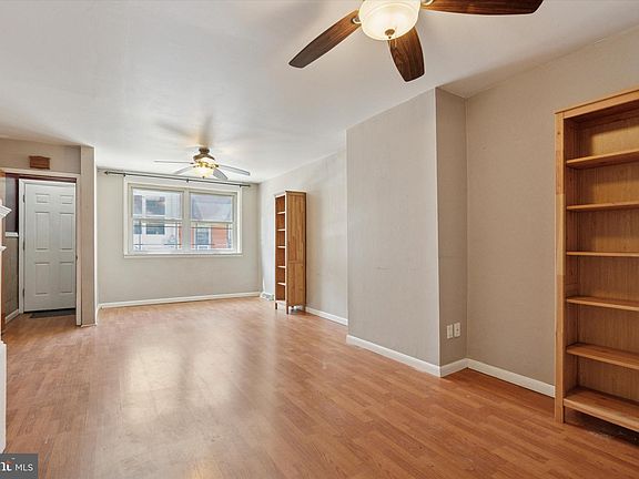4th image of 425 Cantrell St