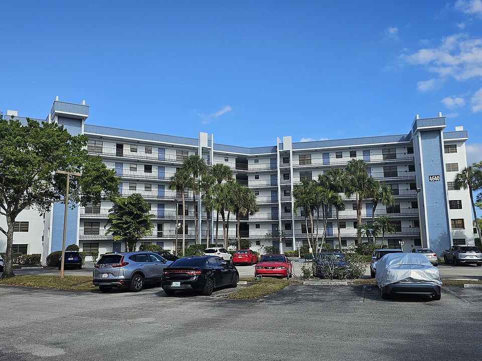 1st image of 4640 Lucerne Lakes Boulevard W #303