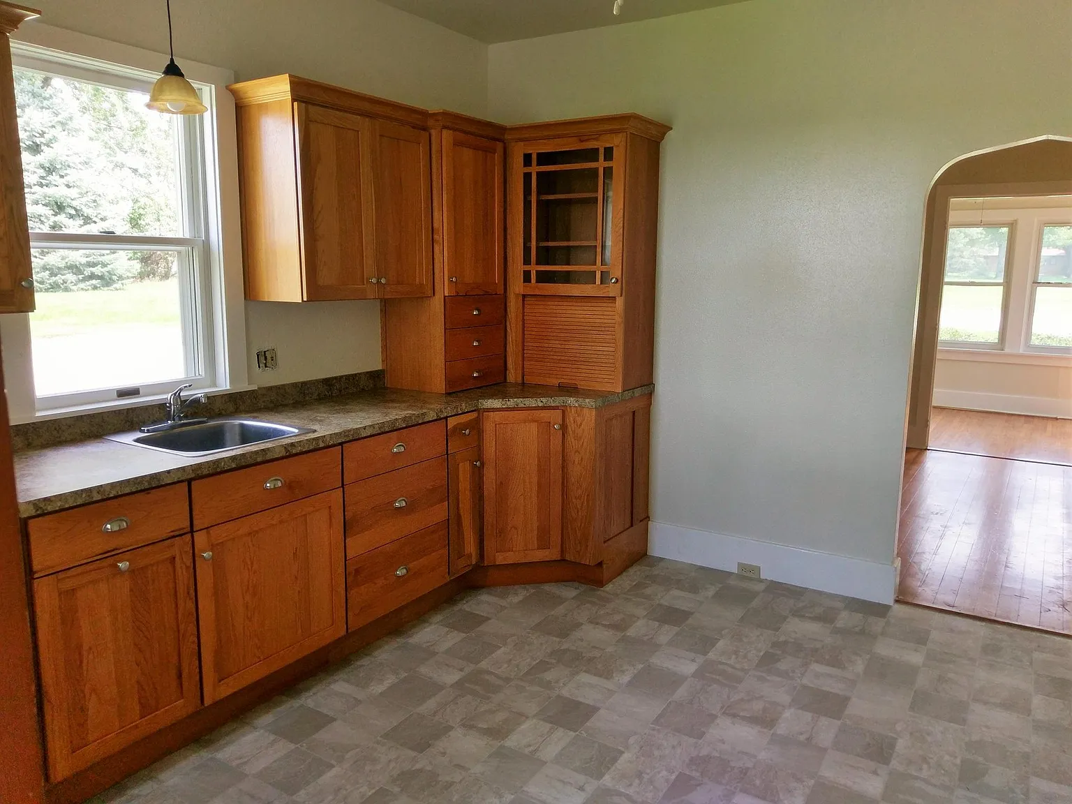 2 bed, 1241 sqft, $1,300 — Photo 4