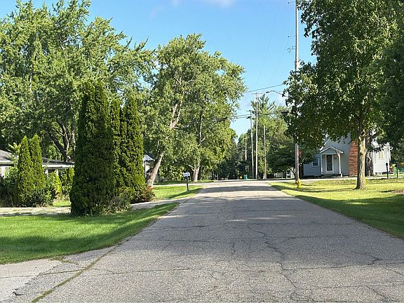 5th image of 730 Un St