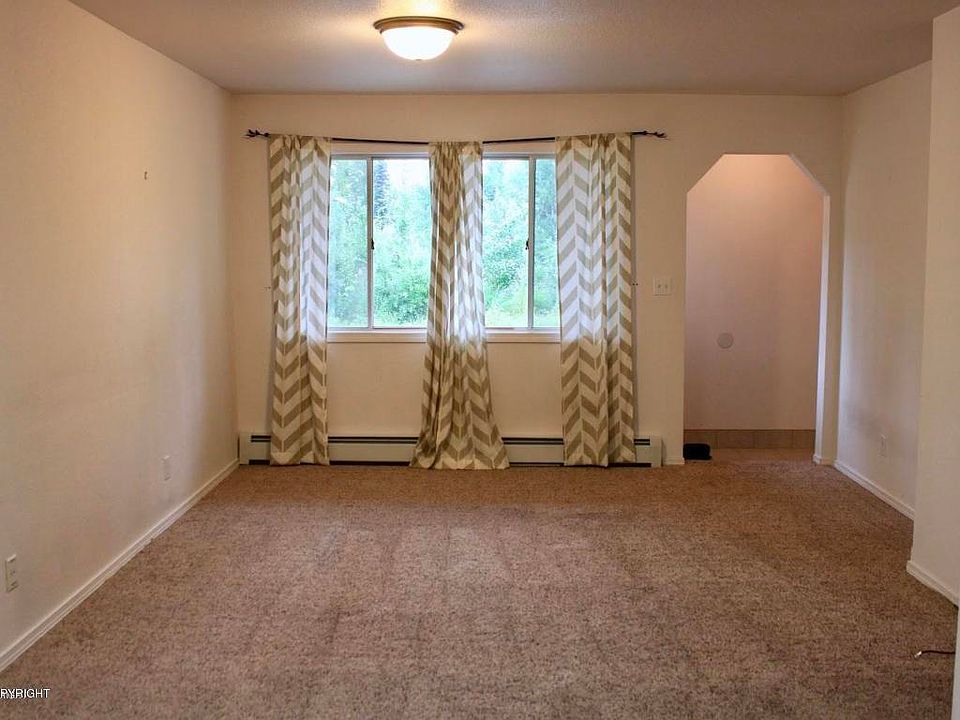 2nd image of 374 E Chickaloon Way APT 1