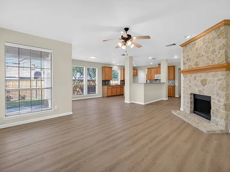2616 Cove Dr — Photo 6