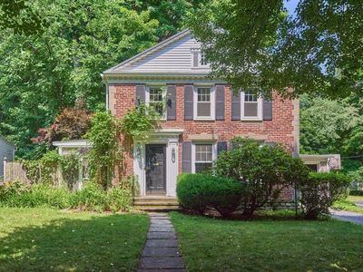 32 Wamsutta Ave, Worcester, MA, 01602