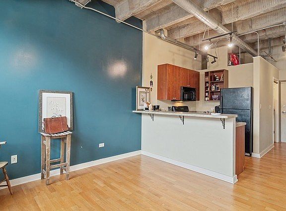 5th image of 3150 N Sheffield Ave APT 204