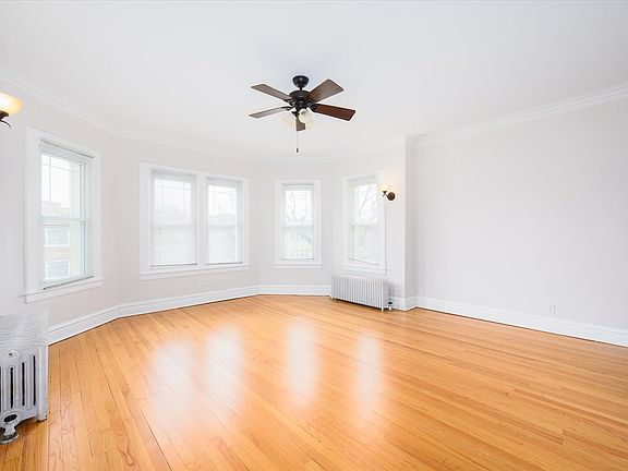 4th image of 1324 N Austin Blvd