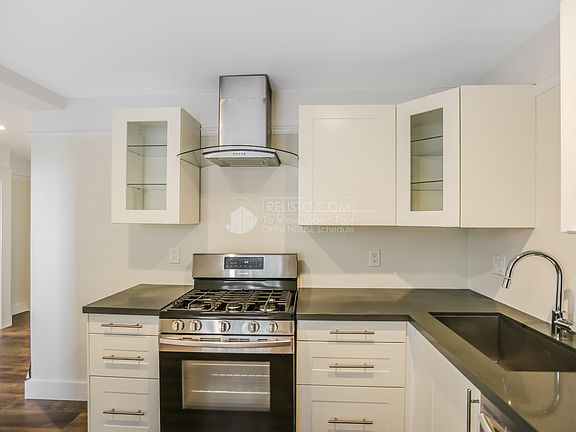4th image of 1012 Page St APT 3