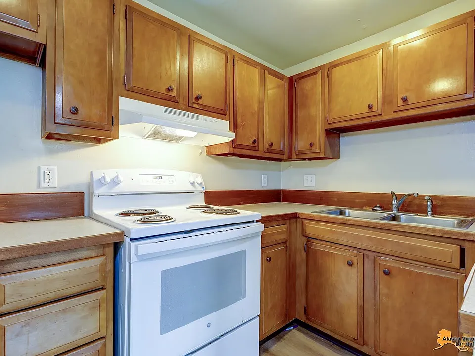 1462 W 26th Ave #19