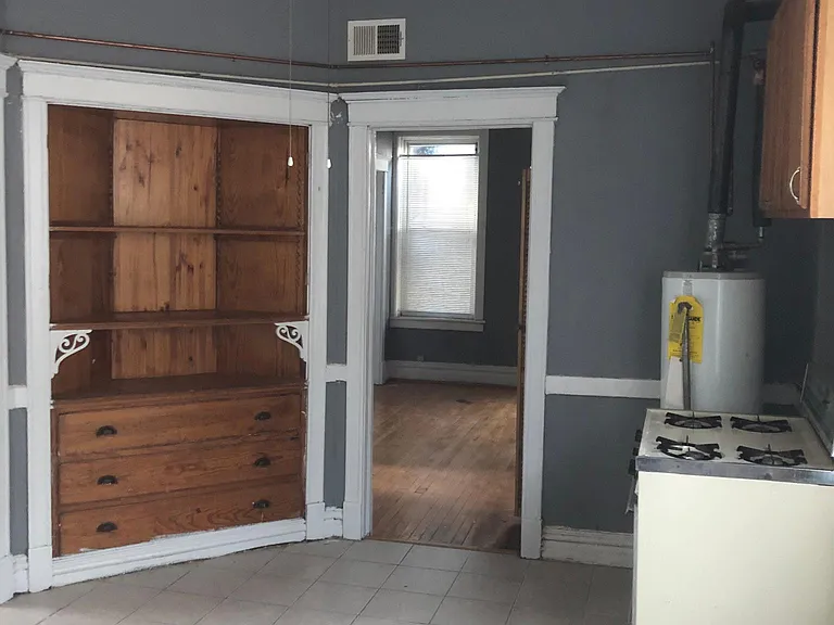 2846 W 21st St #2R — Photo 8