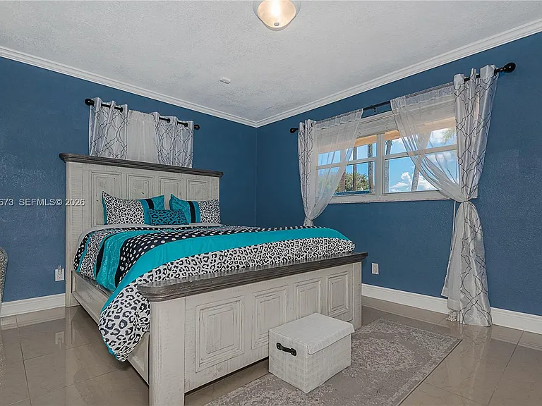 5711 Farragut St — Photo 13
