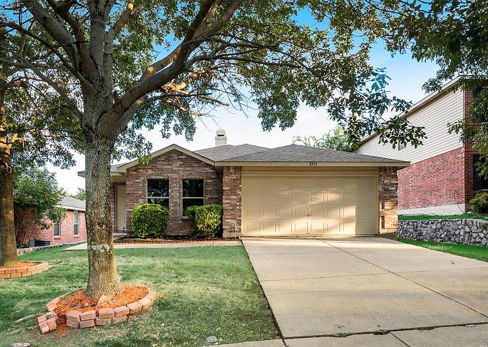 1st image of 2513 Clear Brook Dr