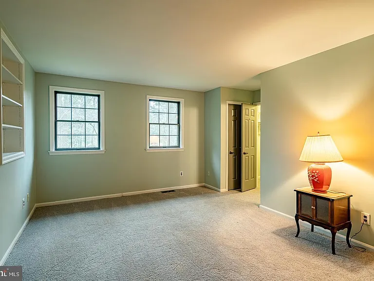 313 Albans Ct — Photo 12