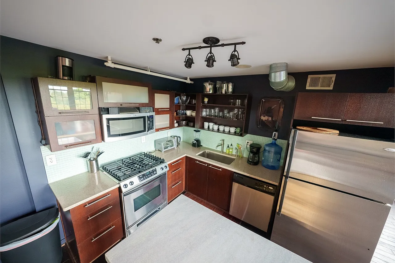 1 bed, 900 sqft, $2,500 — Photo 3