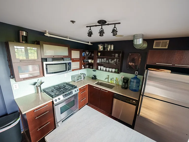 170 Boulevard Dr SE #E401 — Photo 3