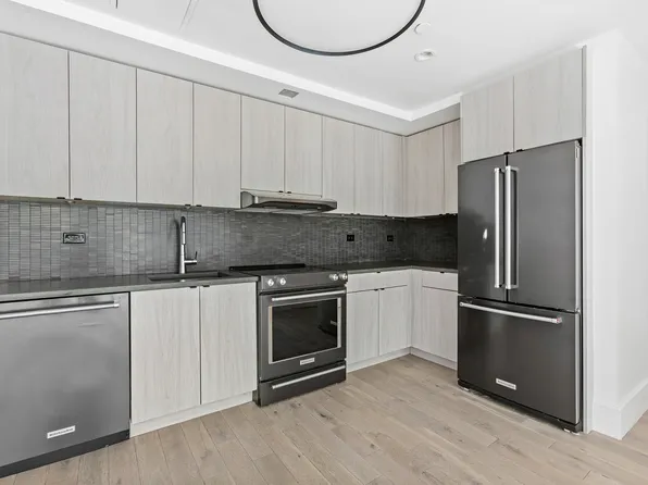 15 East 19th Street image 3 of 19