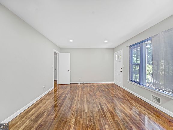 3rd image of 488 Pomona Cir SW