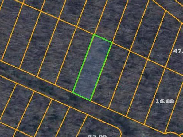 100 Narcissa Dr, Crab Orchard, TN 37723