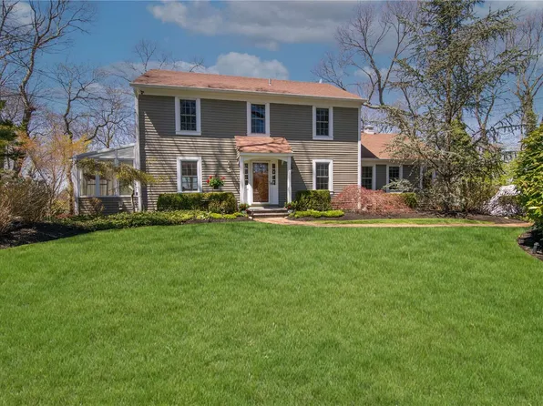 9 Wainscott Ln, East Setauket, NY 11733