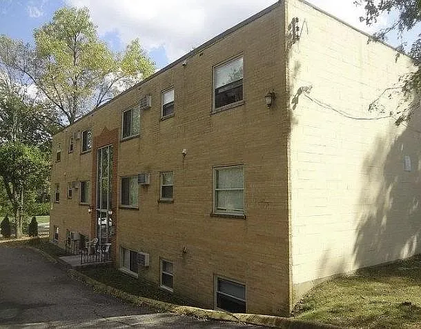 2915 Westwood Northern Blvd — Photo 8