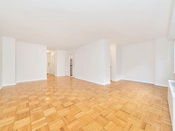 4th image of 155 E 34th St APT 6U