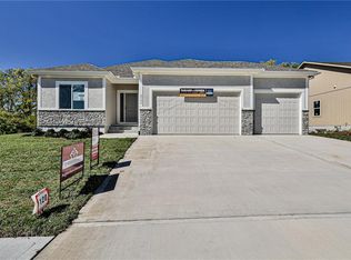 2306 NW Rymeg Dr, Grain Valley, MO 64029