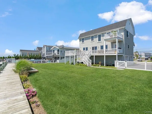 30 Milton Road, Babylon, NY 11702