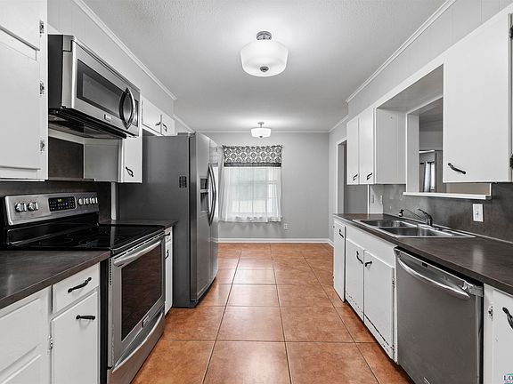 2nd image of 2905 Royal Dr