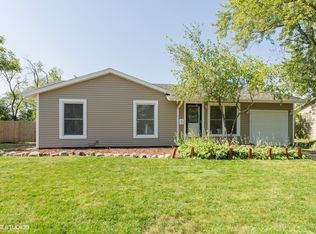 1152 S Glenn Trl, Elk Grove Village, IL 60007