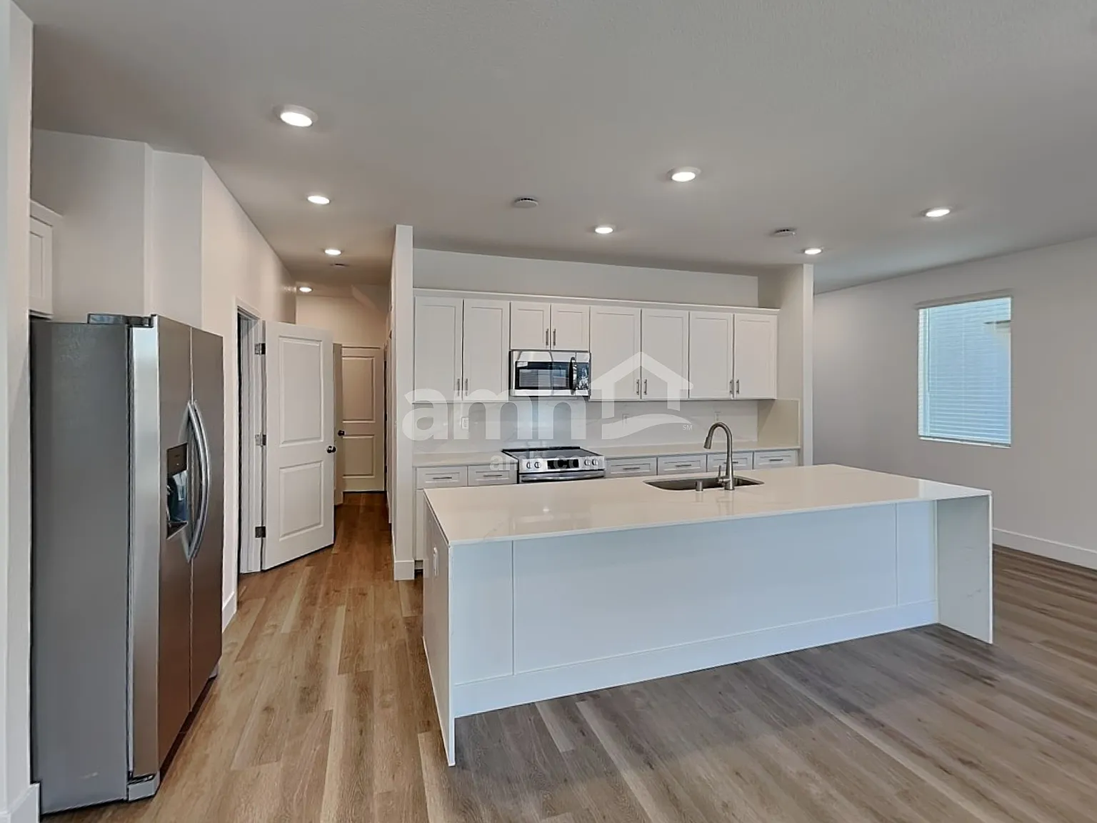 4 bed, 2.5 bath, 2144 sqft, $2,580 — Photo 3