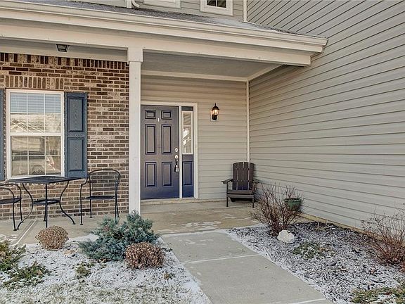 2nd image of 555 Pebble Dr