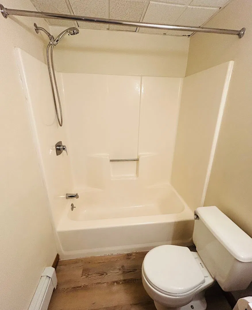 909 State St — Photo 3