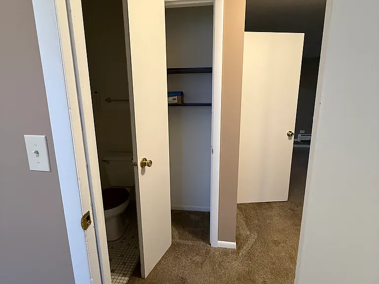 215 Country Club Dr #3D — Photo 7