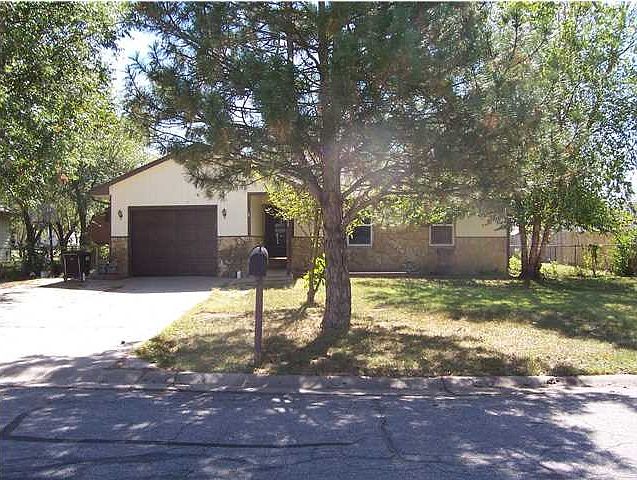 1st image of 1011 E 6th St