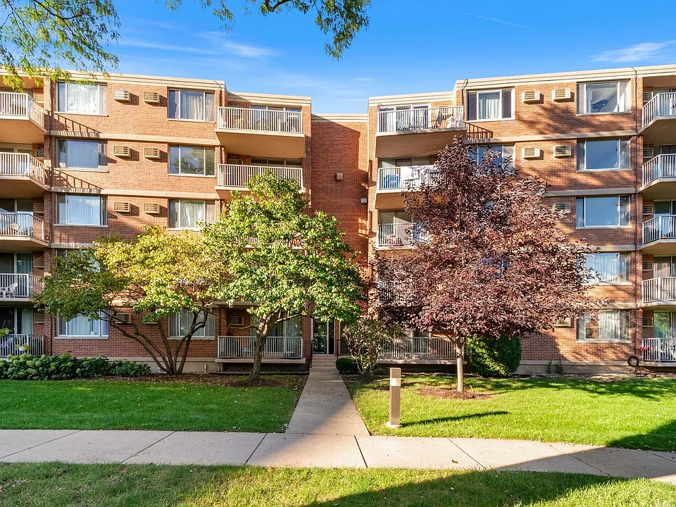 2200 S Stewart Ave #1C