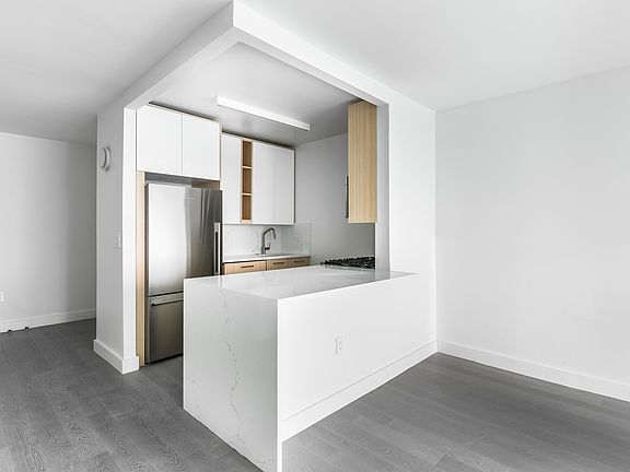 3rd image of 101 W End Ave APT 14BB