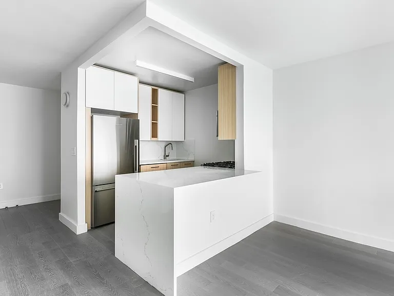 101 W End Ave #14DD — Photo 3