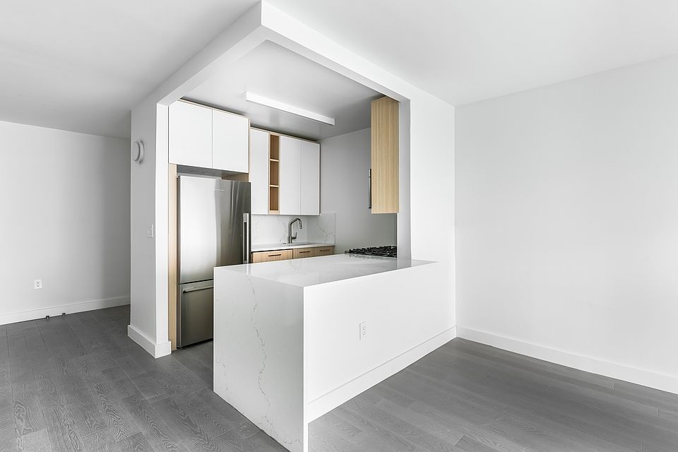 1st image of 101 W End Ave APT 5BB