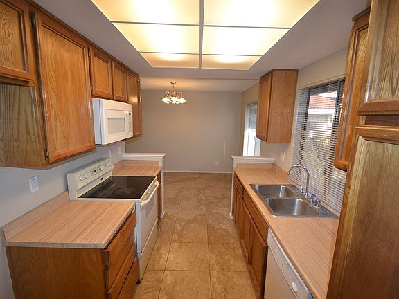 4th image of 9 Questa Ct