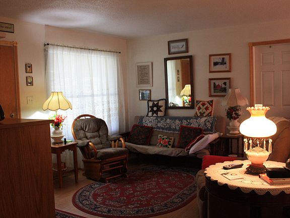 2nd image of 3245 Parkland St