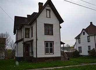 1st image of 112 W 7th St