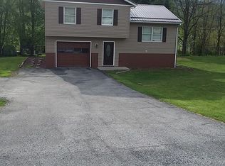 1208 Bloomfield Rd, Roaring Spring, PA 16673