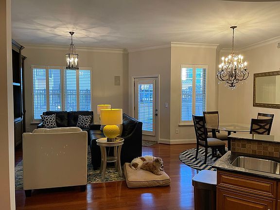 2nd image of 601 Main St APT 118