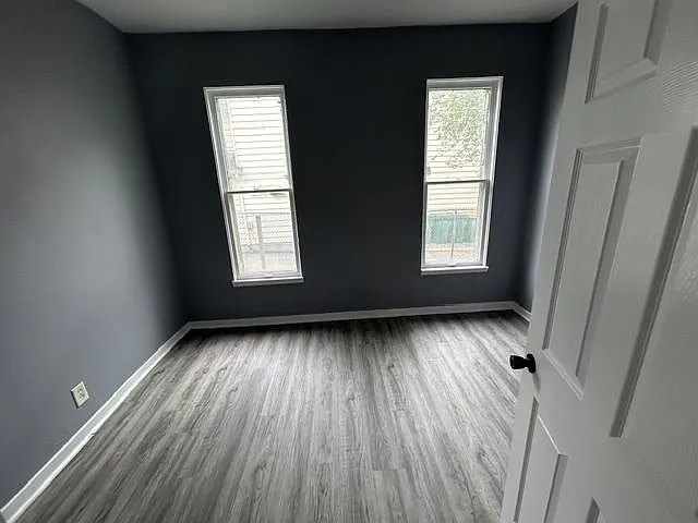 329 Stone St — Photo 5