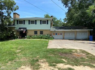 13485 N Wintzell Ave, Bayou La Batre, AL 36509