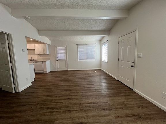 3rd image of 5231 La Jolla Mesa Dr