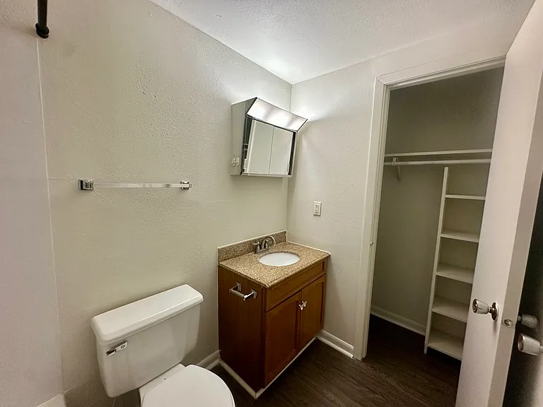 1465 Meadowview Dr #2 — Photo 9